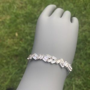 Bracelet with crystals